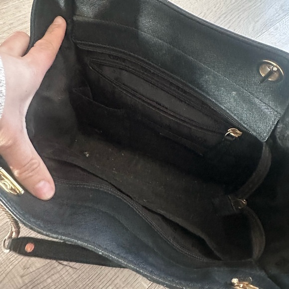 Michael Kors Black Shoulder Bag with Gold Chain - Picture 6 of 6